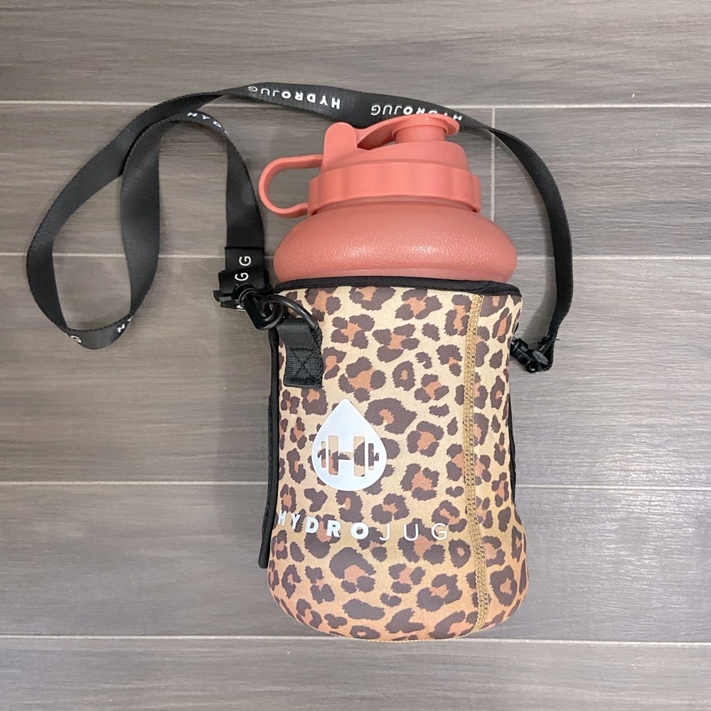 Hydrojug Leopard Neoprene Bottle Sleeve with Coral Hydrojug